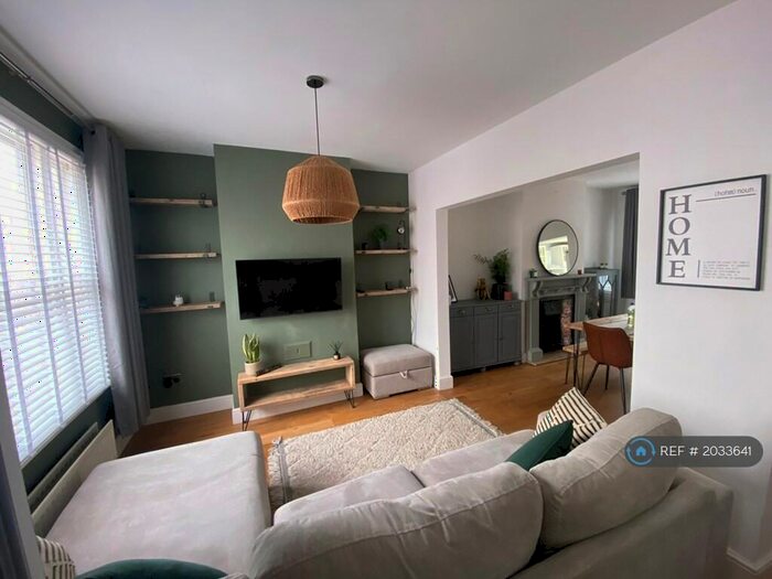 2 Bedroom Terraced House To Rent In Ingle Road, Chatham, ME4