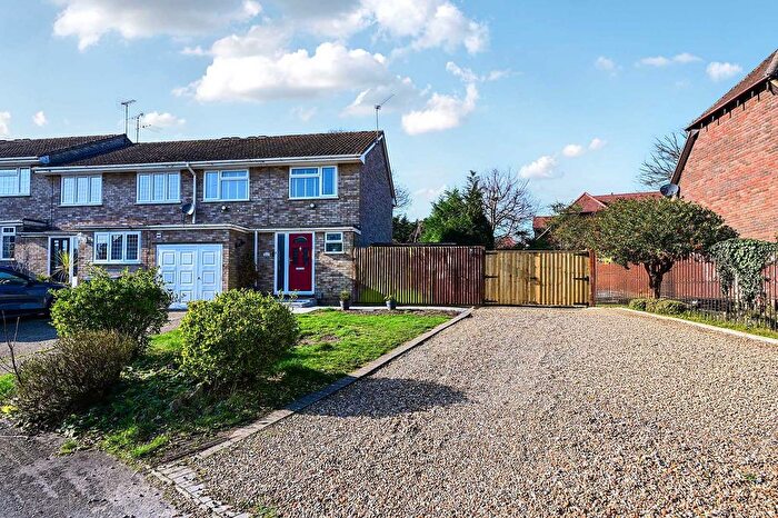 3 Bedroom End Terrace House For Sale In Greenhaven, Yateley, GU46