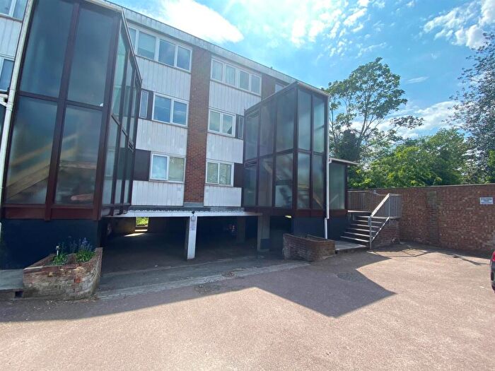 2 Bedroom Flat To Rent In Menthone Place, Hornchurch, RM11