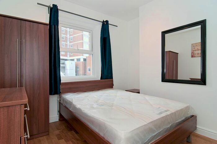 5 Bedroom Flat To Rent In Toland Square, London, SW15