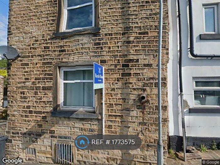 2 Bedroom End Of Terrace House To Rent In Church Street, Huddersfield, HD3