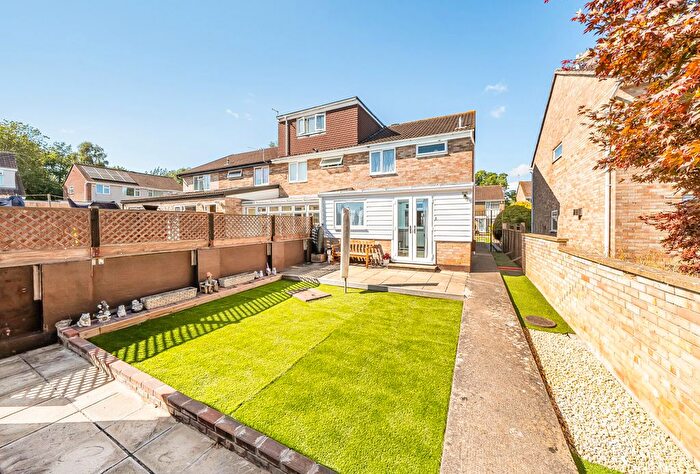 3 Bedroom End Of Terrace House For Sale In Firework Close, Bristol, Gloucestershire, BS15