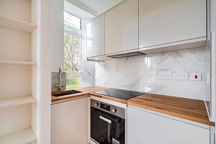 Studio To Rent In Willesden Lane, London, NW6