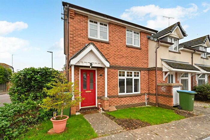 3 Bedroom Terraced House To Rent In Penfolds Place, Arundel, BN18