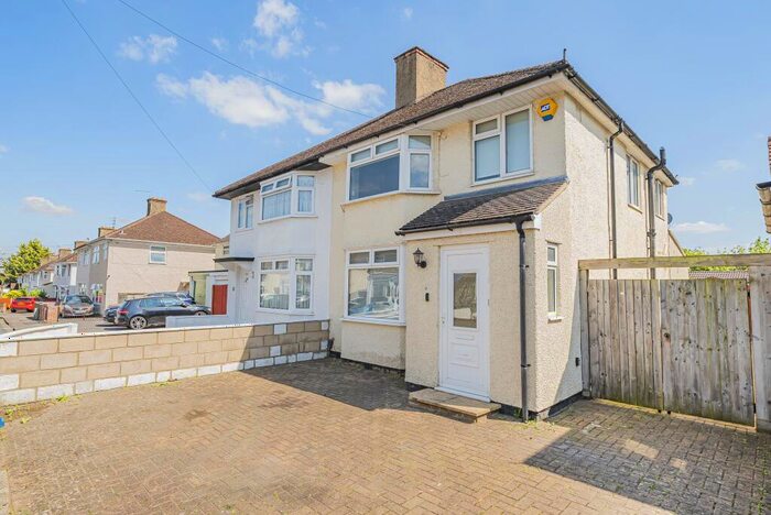 4 Bedroom Semi-Detached House To Rent In Gaisford Road, Cowley, Oxford, OX4