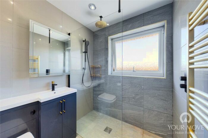 3 Bedroom Semi-Detached House For Sale In Clwyd Walk, Corby, NN17