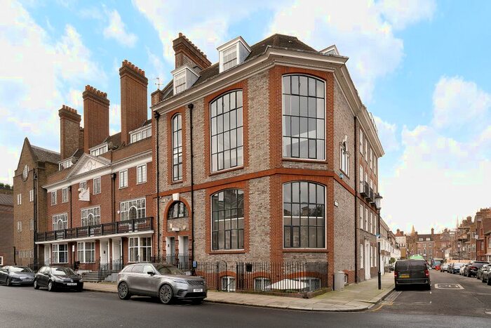 4 Bedroom Flat To Rent In Old Church Street, London, SW3