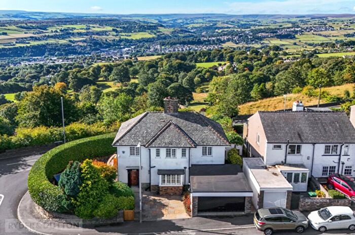 4 Bedroom Detached House For Sale In Roils Head Road, Halifax, West Yorkshire, HX2