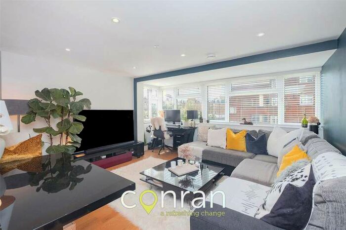 2 Bedroom Apartment To Rent In Trafalgar Grove, Greenwich, SE10