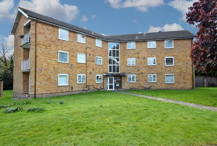 2 Bedroom Flat To Rent In Lych Gate, Watford, WD25