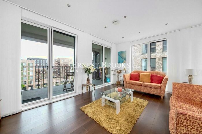 2 Bedroom Apartment To Rent In Aird Point, Victoria Dock, E16