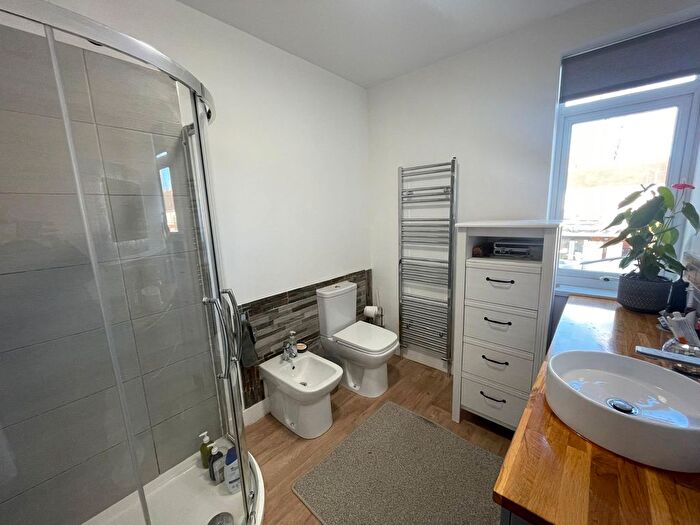 2 Bedroom End Of Terrace House To Rent In Peel Road, Warwick, CV34