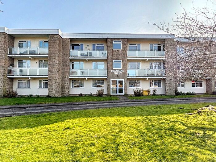 2 Bedroom Flat For Sale In Collington Lane East, Bexhill-On-Sea, TN39