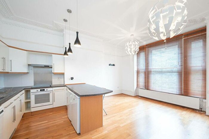 2 Bedroom Flat To Rent In Station Road, High Barnet, Barnet, EN5