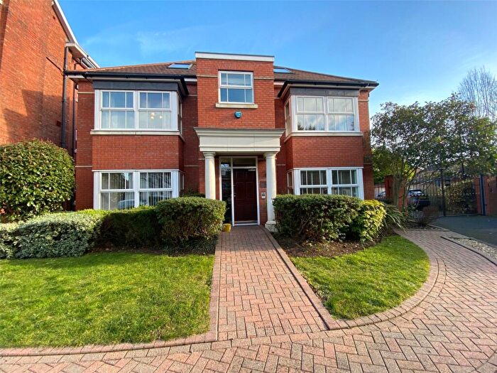 2 Bedroom Flat To Rent In Rockingham House, Birmingham Road, Sutton Coldfield, West Midlands, B72