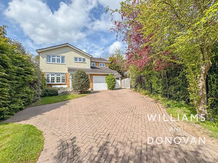 4 Bedroom Detached House For Sale In The Gattens, Rayleigh, SS6