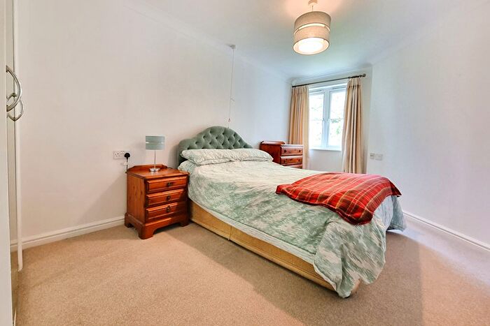 1 Bedroom Flat For Sale In Havant Road, Cosham, Portsmouth, PO6