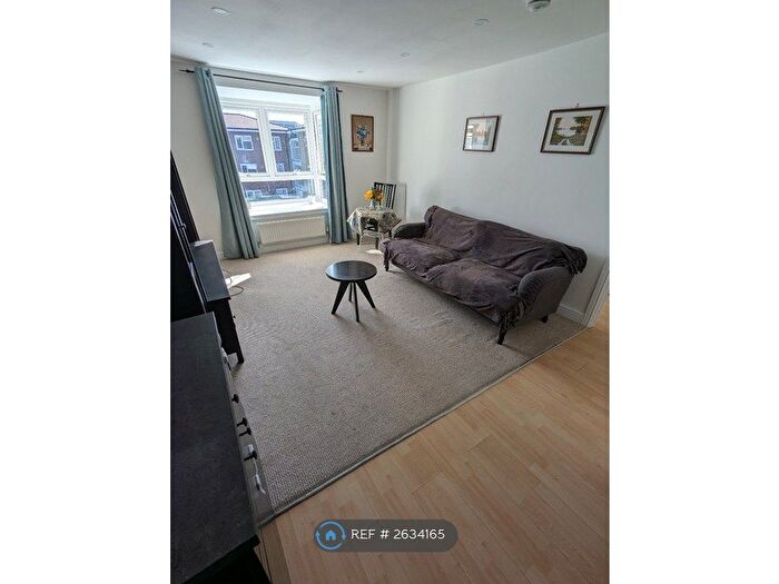 2 Bedroom Flat To Rent In Mill Place, Kingston Upon Thames, KT1