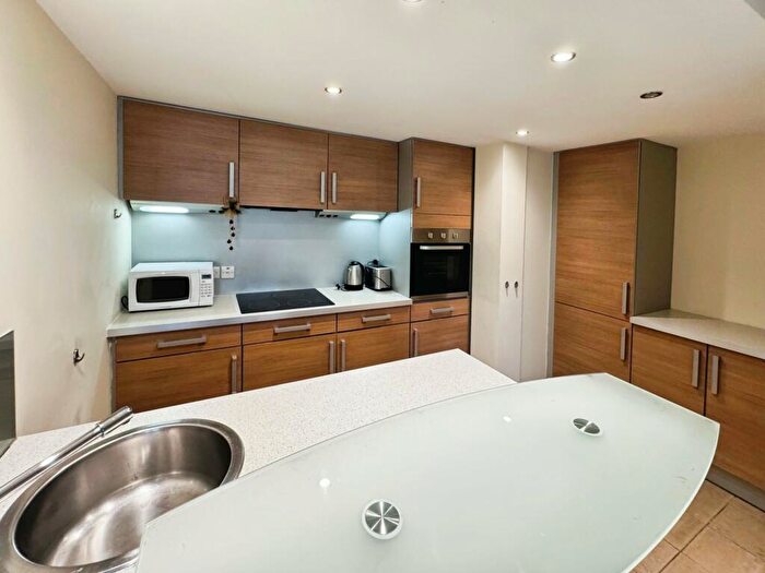 2 Bedroom Flat To Rent In Trinity One, East Street, Leeds, West Yorkshire, LS9