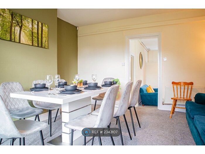 3 Bedroom Detached House To Rent In Back Laurel Mount, Leeds, LS7