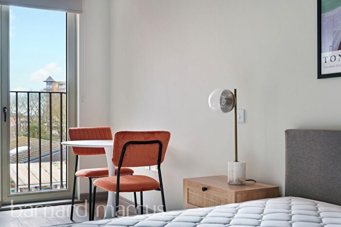 Studio To Rent In Victoria Road, Feltham, TW13