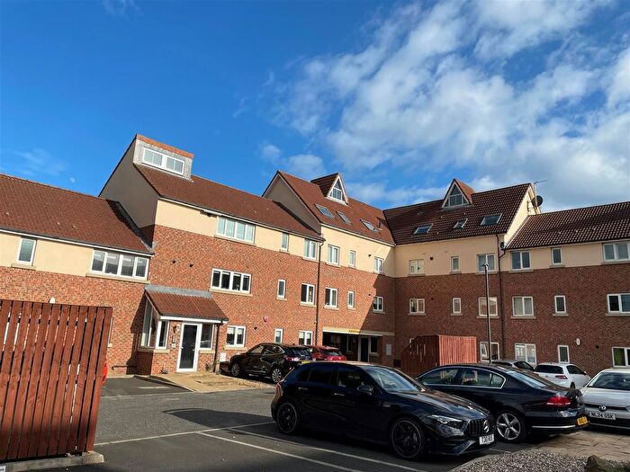 2 Bedroom Flat For Sale In Friars Rise, Whitley Bay, NE25