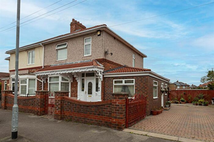3 Bedroom Semi-Detached House For Sale In The Fairway, Darlington, DL1