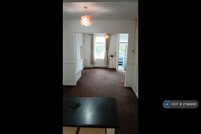 2 Bedroom End Of Terrace House To Rent In New Lees St, Ashton-Under-Lyne, OL6
