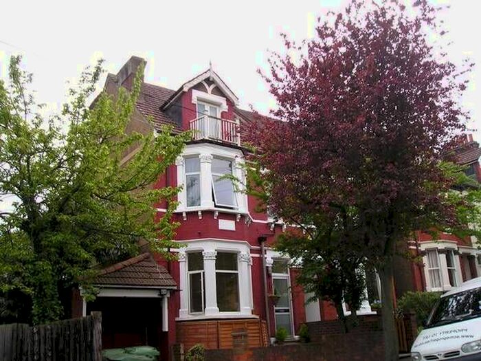 Studio To Rent In Marlborough Road, South Croydon, CR2