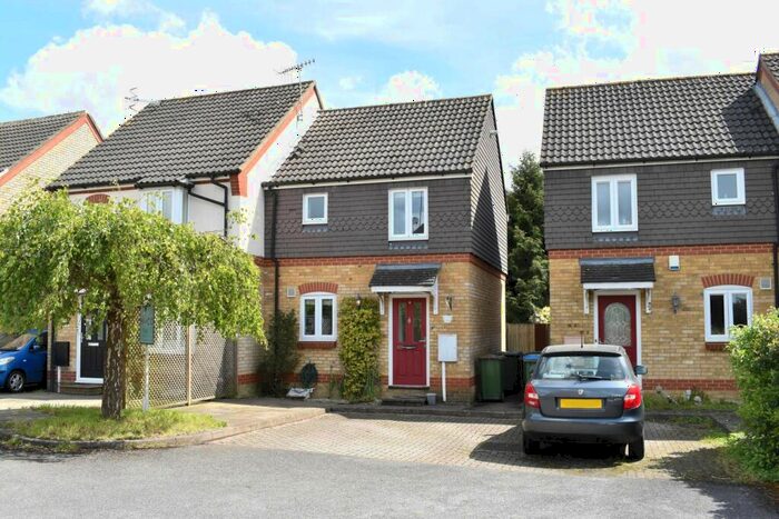 2 Bedroom End Of Terrace House To Rent In Fernihough Close, Weybridge, KT13