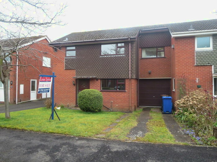 3 Bedroom Link Detached House To Rent In Geneva Drive, Westlands, Newcastle-under-Lyme, ST5