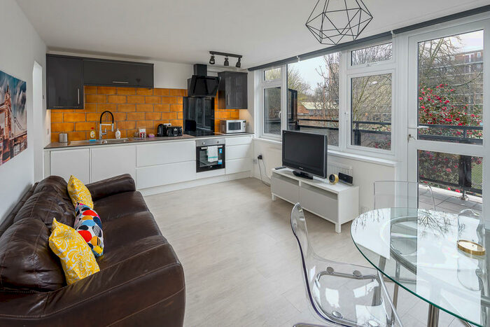 4 Bedroom Apartment To Rent In New Place Square, Bermondsey, SE16