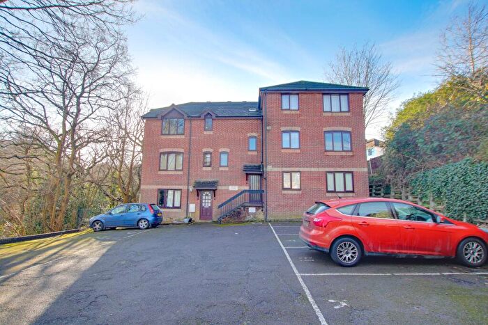 1 Bedroom Flat For Sale In Lawrence Grove, Woolston, SO19