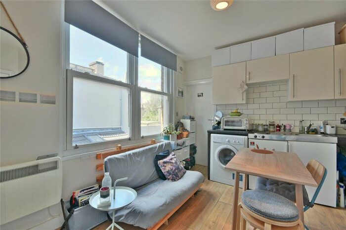 1 Bedroom Flat To Rent In Ashenden Road, Homerton, E5