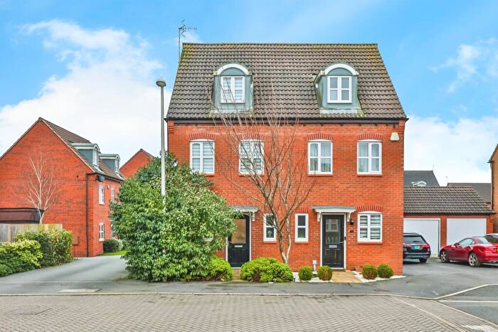 3 Bedroom Semi Detached House For Sale In Ryknield Road, Hucknall, Nottingham, NG15