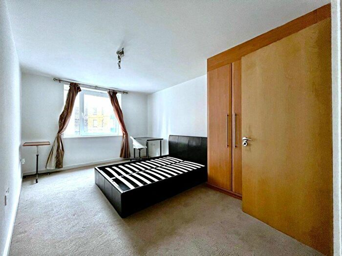 3 Bedroom Flat To Rent In Sharpthorne Court -, P12