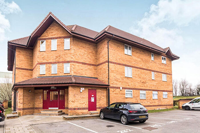 2 Bedroom Flat To Rent In Frobisher Road, Erith, DA8