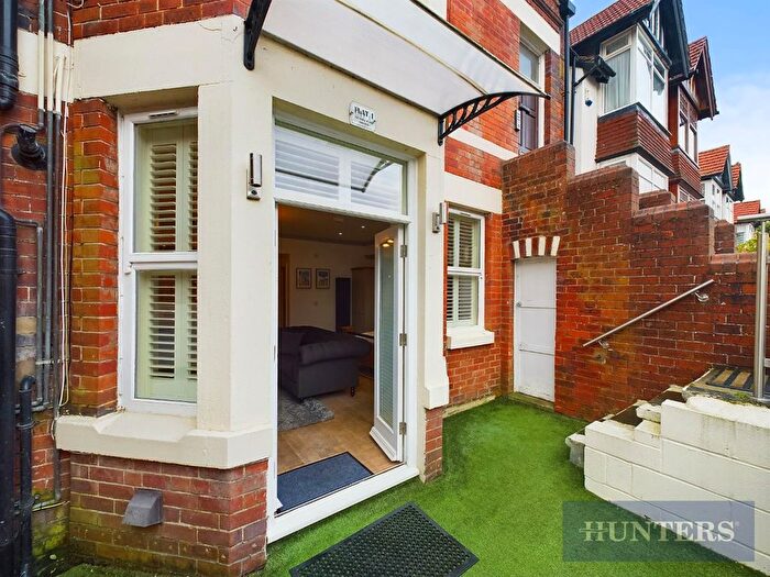 1 Bedroom Flat For Sale In Victoria Park Avenue, Scarborough, YO12