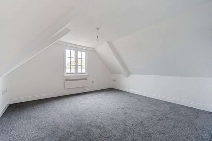 2 Bedroom Apartment For Sale In High Street, Lyndhurst, SO43