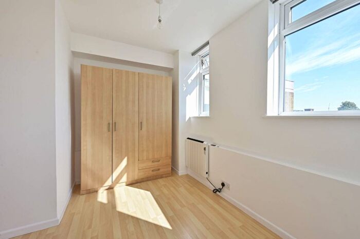 1 Bedroom Flat For Sale In Rayners Road, Wandsworth, London, SW15