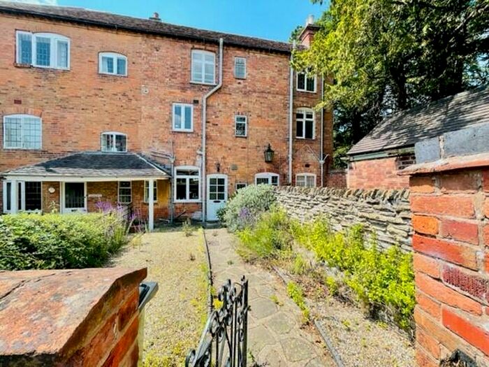 3 Bedroom Terraced House To Rent In Vicarage Road, Leamington Spa, CV32