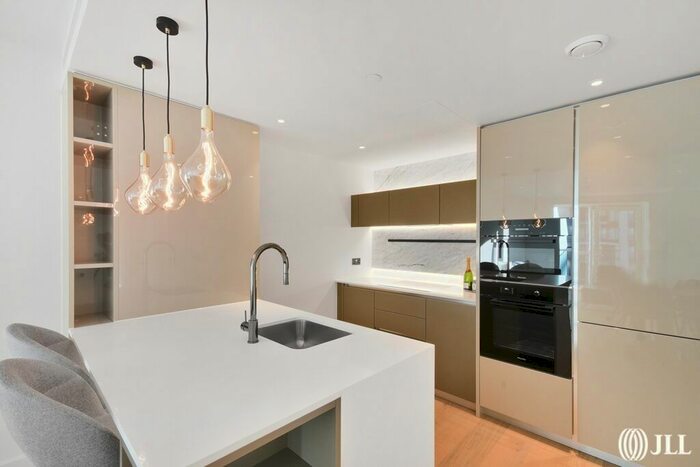 2 Bedroom Flat To Rent In Cascade Way, London, W12