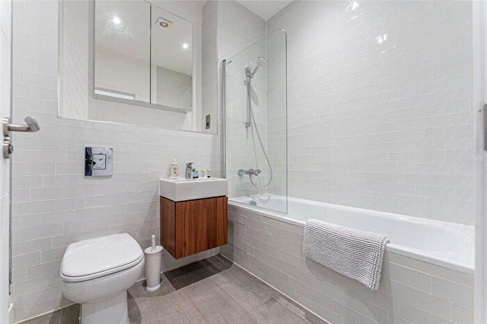 2 Bedroom Apartment To Rent In Royal House, Princes Gate, - Homer Road, Solihull, B91