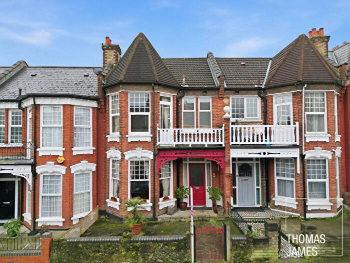 3 Bedroom Terraced House For Sale In Woodside Road, London, N22