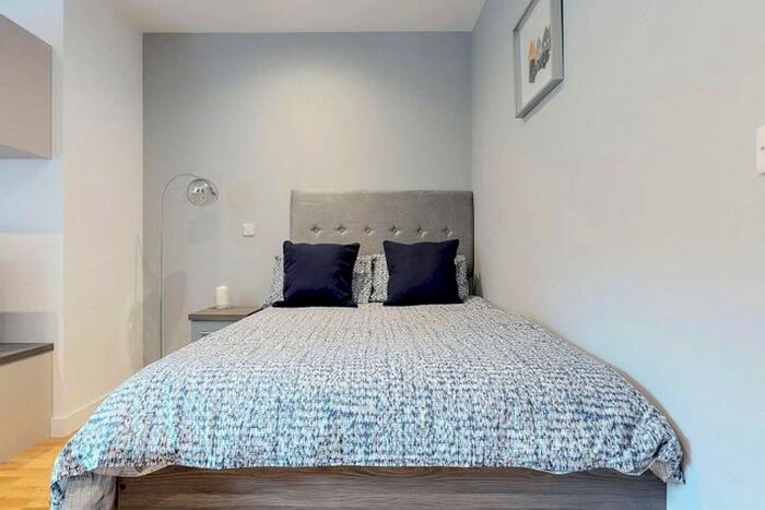 Studio To Rent In Apt, Onyx Residence #, S2