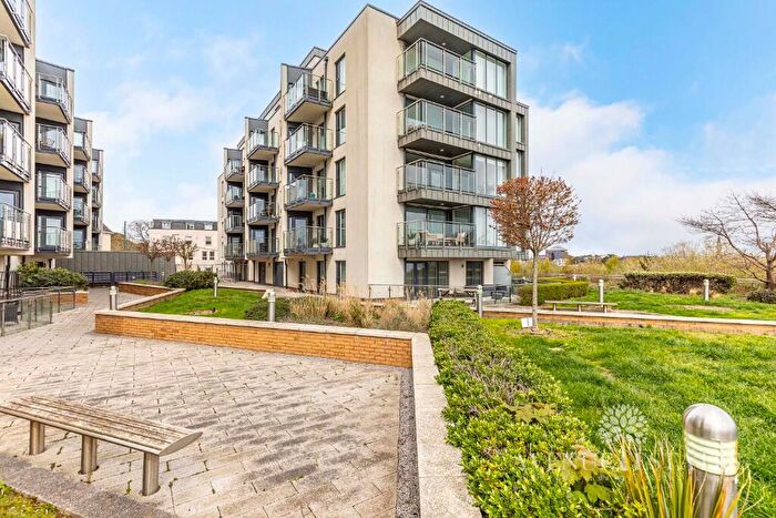 2 Bedroom Apartment For Sale In Beacon Road, Bournemouth, Dorset, BH2