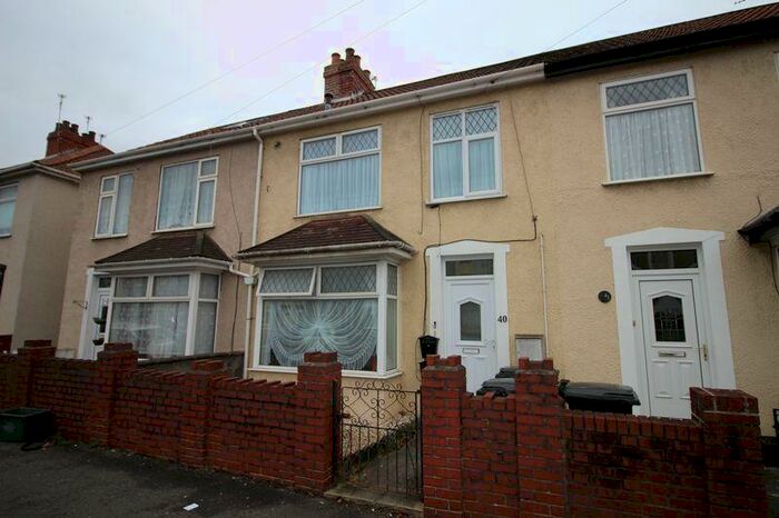 2 Bedroom Flat To Rent In New Queen Street, Kingswood, BS15