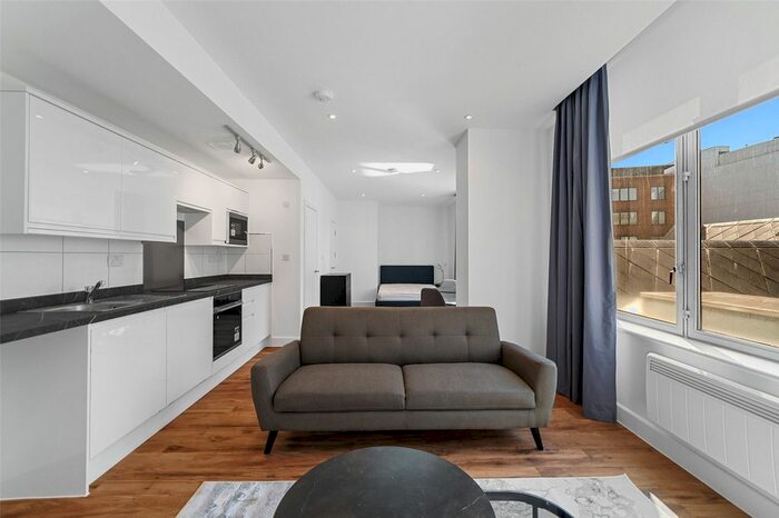 Studio To Rent In West Smithfield, London, EC1A