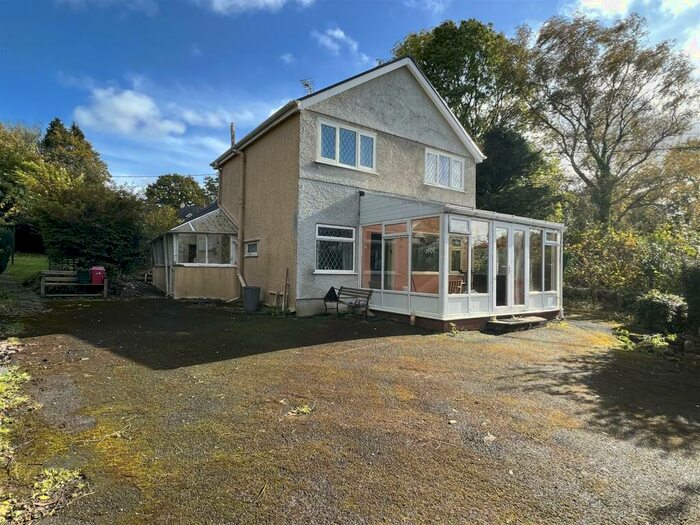 3 Bedroom Detached House For Sale In Argoed Road, Ammanford, SA18