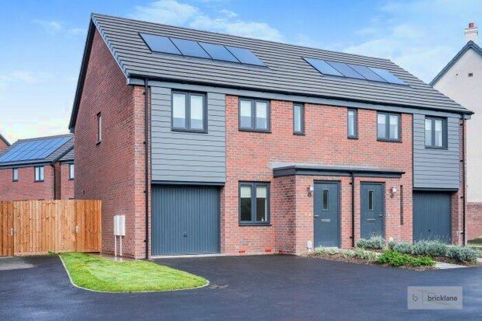 3 Bedroom Property To Rent In Hogarth Close, Bristol, BS10